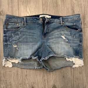 Lace detail jean shorts
